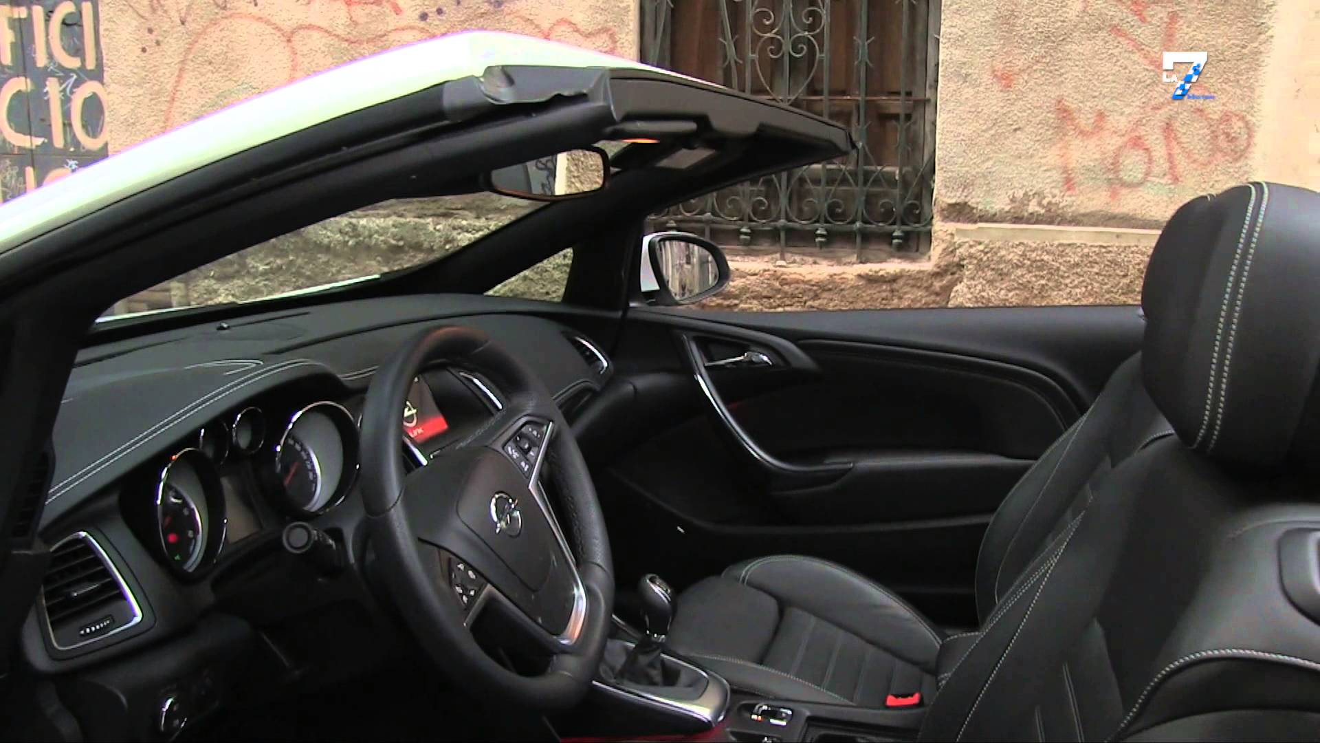 Opel Cabrio para tu alquiler coche ibiza pruebas 